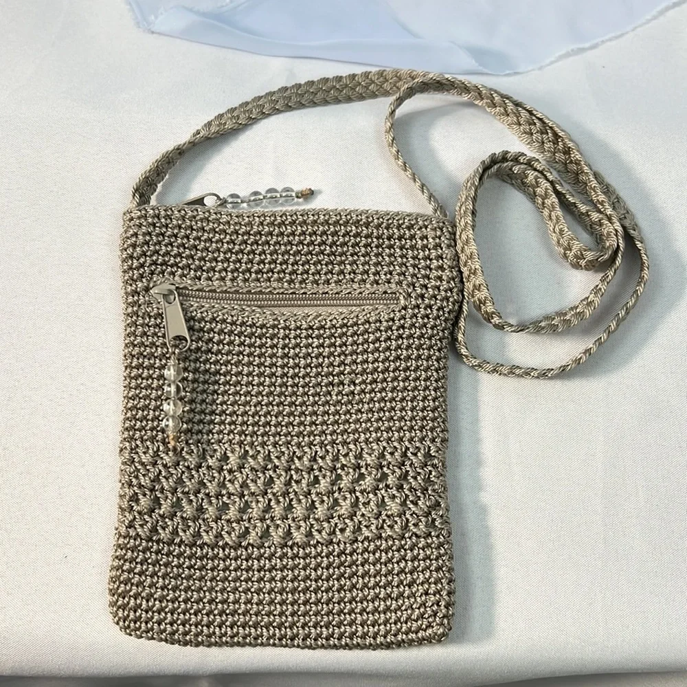 Chateau crochet crossbody purse taupe with green lining zip closure - Picture 1 of 8